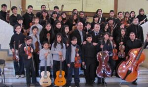 La orquesta en pleno junto a Pepe Auth